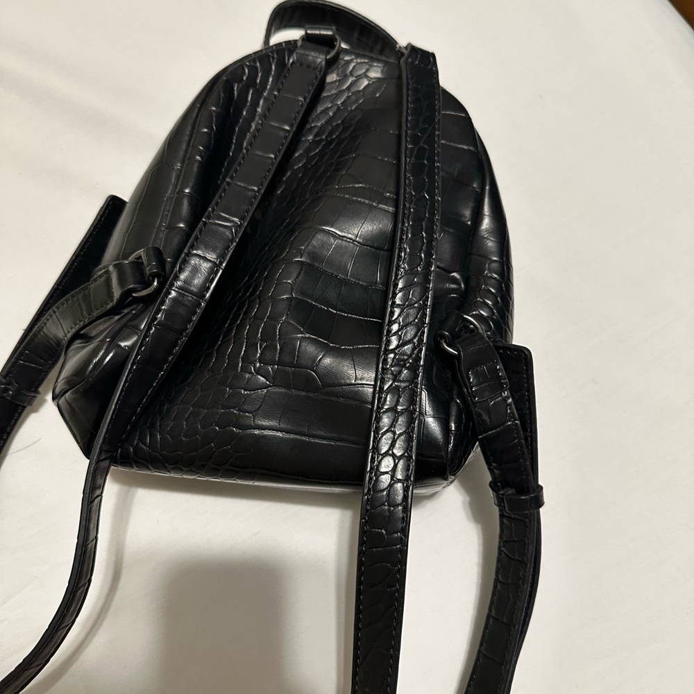 Guess mini backpack - Picture 3 of 3